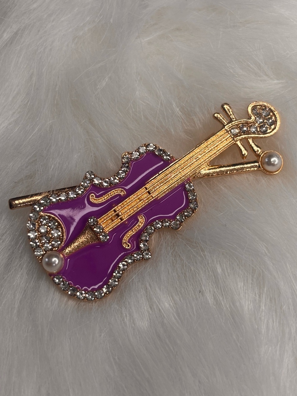💜 Purple Violin Rhinestone & Pearl Brooch